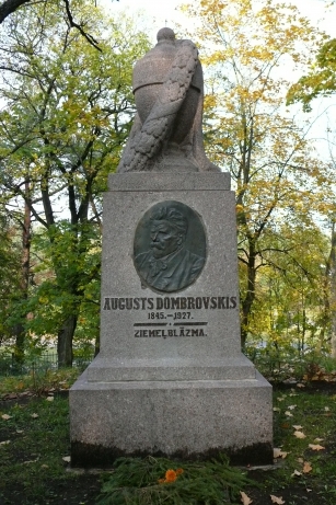Augusta Dombrovska piemineklis